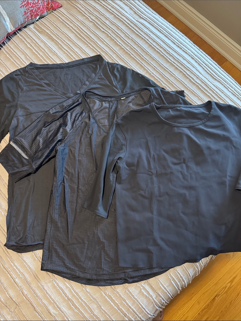 3for1 -lululemon athletica Black Women's Tops Trio - Lightweight Athletic Shirts